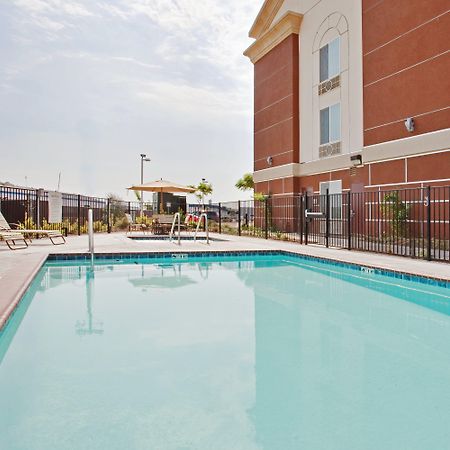 Holiday Inn Express & Suites Dinuba West By Ihg Екстериор снимка
