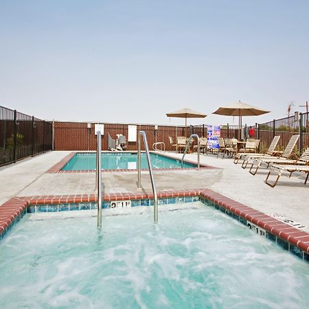Holiday Inn Express & Suites Dinuba West By Ihg Екстериор снимка