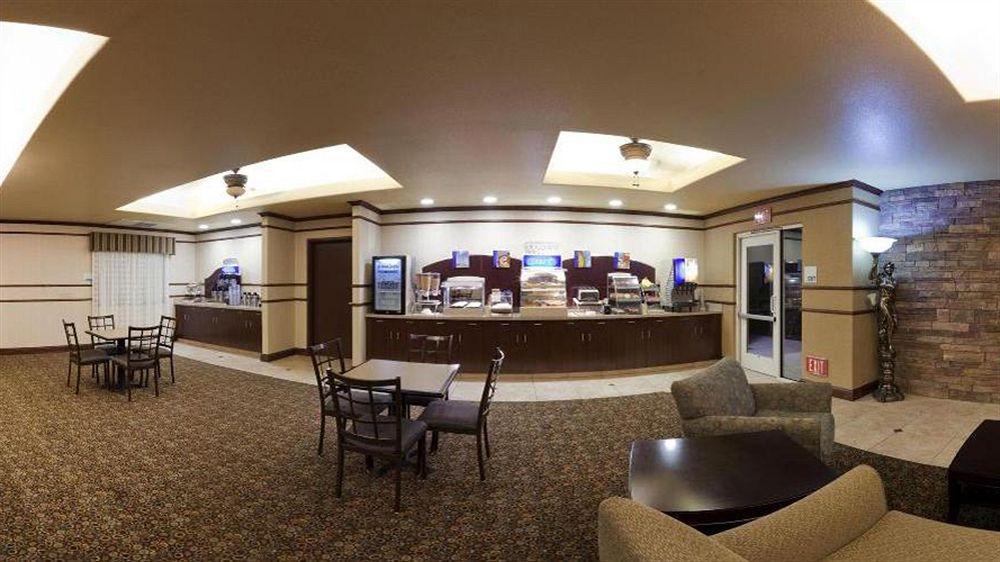 Holiday Inn Express & Suites Dinuba West By Ihg Екстериор снимка