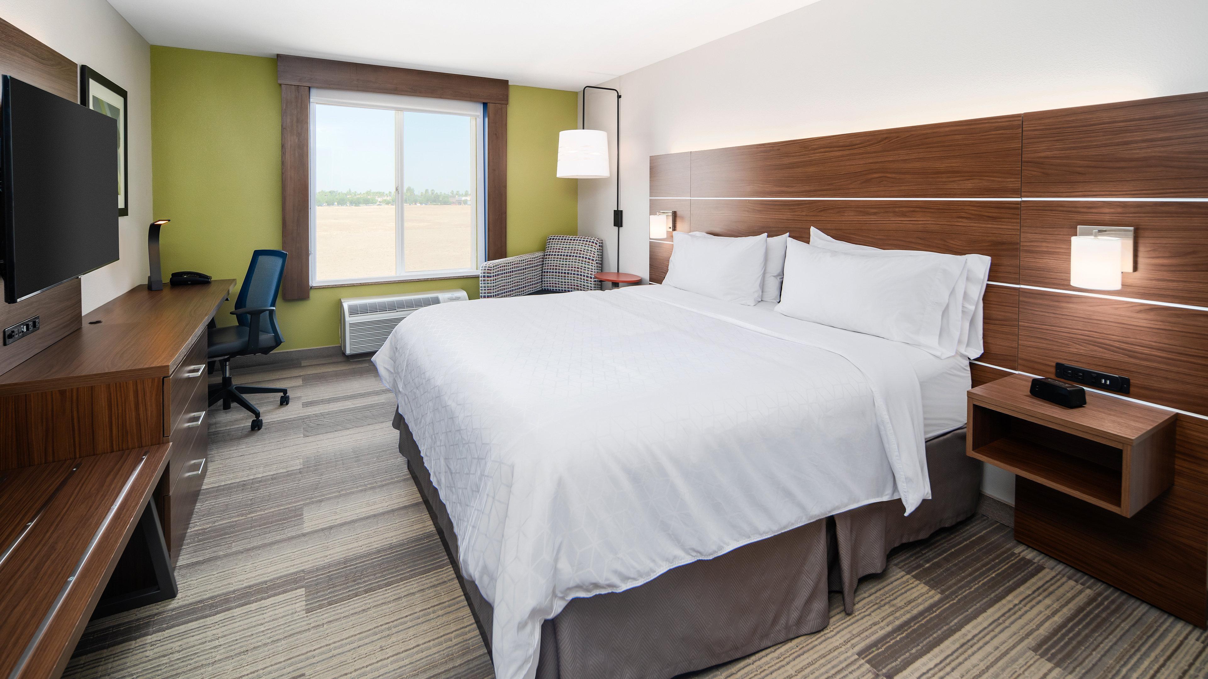Holiday Inn Express & Suites Dinuba West By Ihg Екстериор снимка
