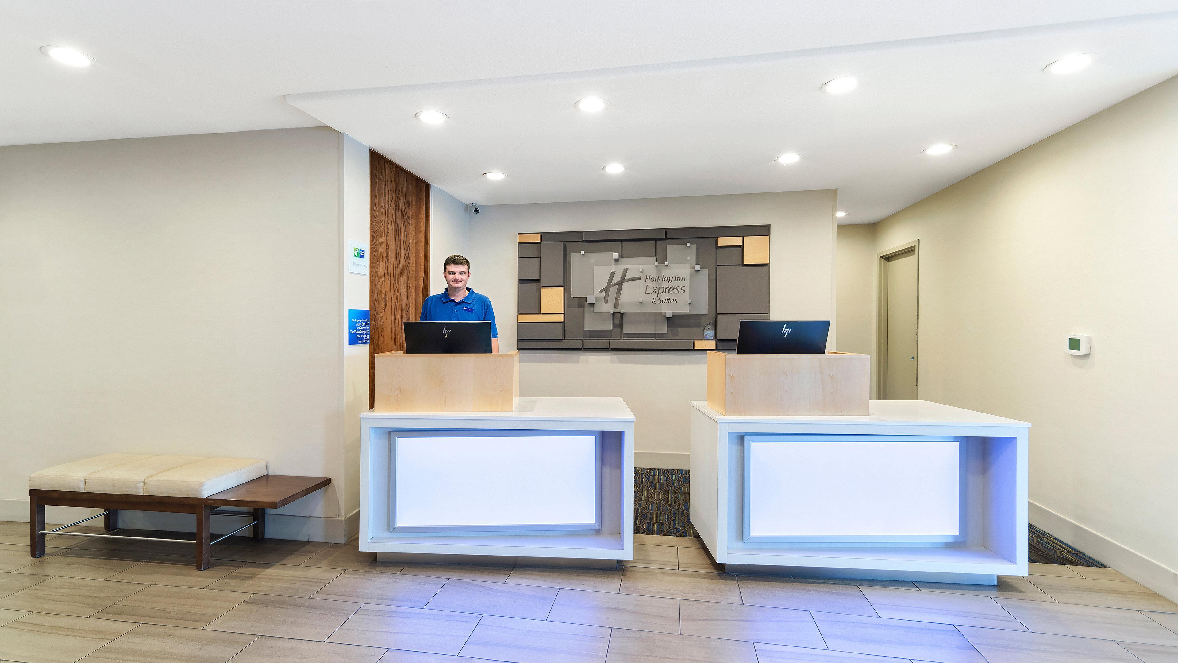 Holiday Inn Express & Suites Dinuba West By Ihg Екстериор снимка