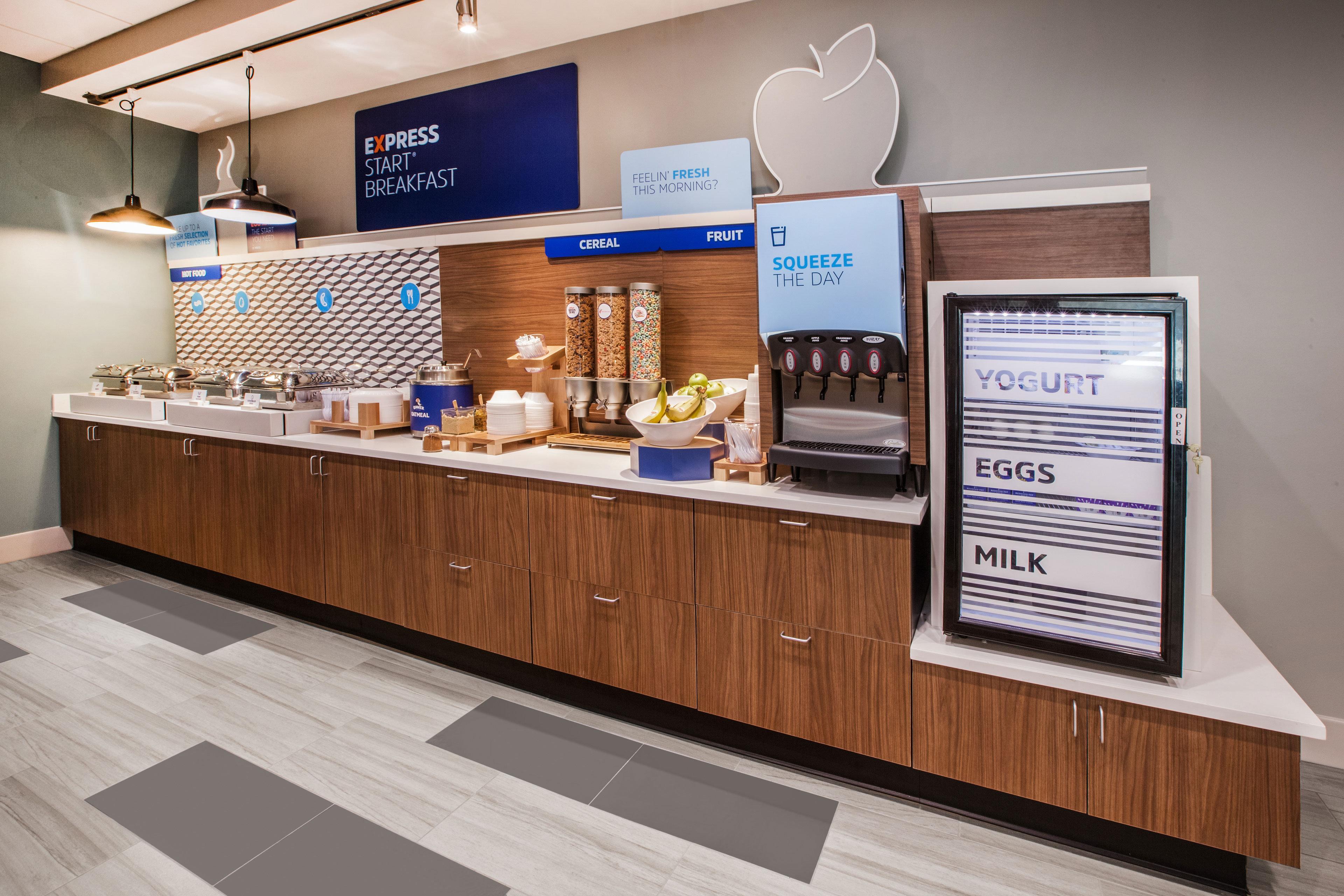Holiday Inn Express & Suites Dinuba West By Ihg Екстериор снимка