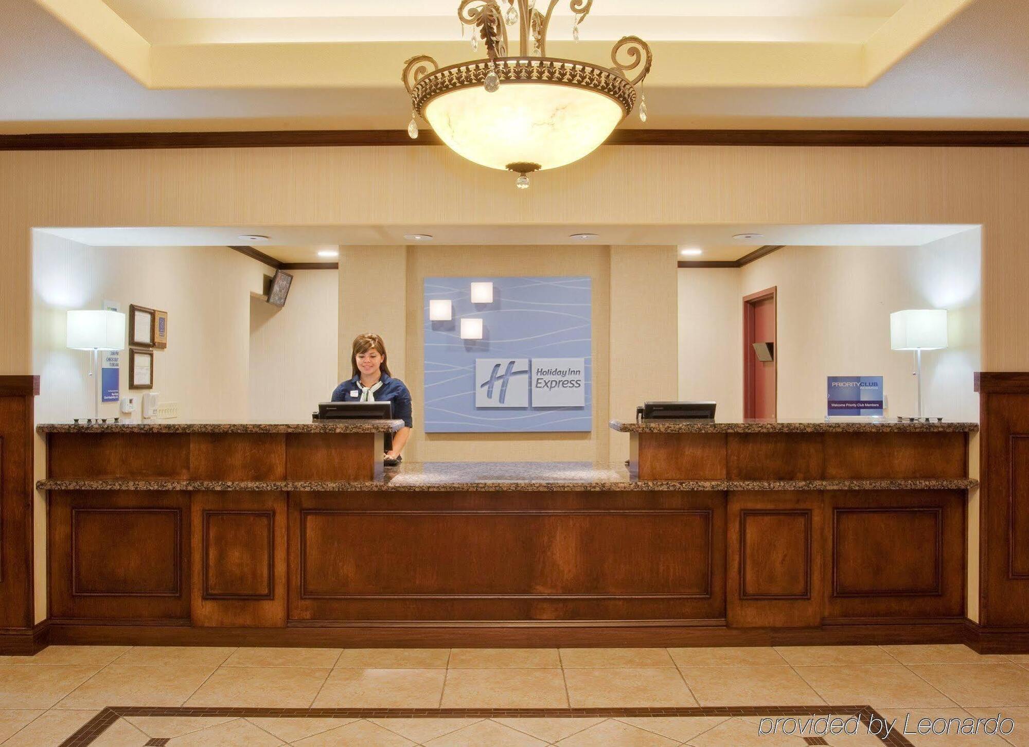 Holiday Inn Express & Suites Dinuba West By Ihg Екстериор снимка